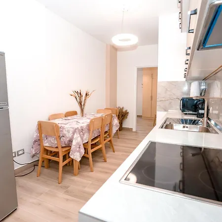 Rooftop Florale * Velipojë