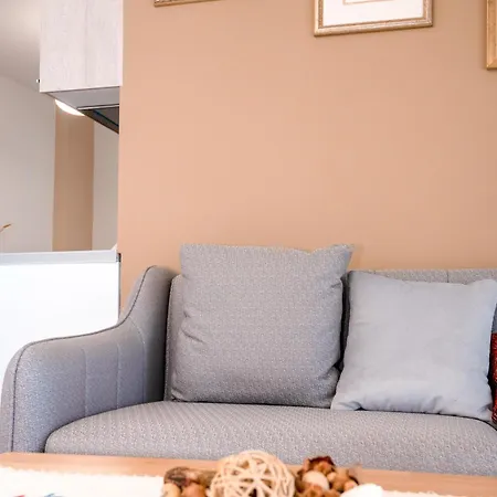 Rooftop Florale アパート Velipojë