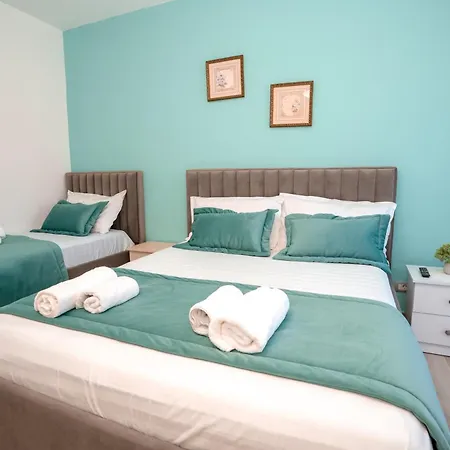 Rooftop Florale アパート *