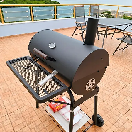 Rooftop Florale アパート Velipojë