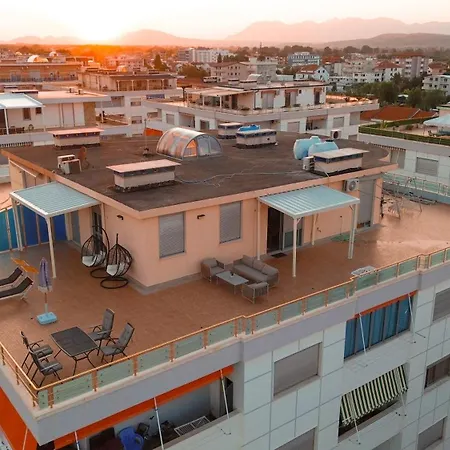 Rooftop Florale * Velipojë