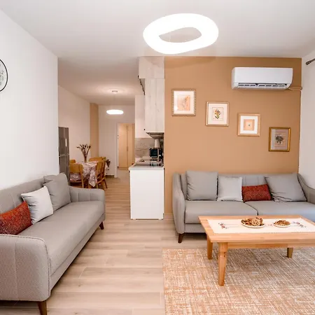 Lägenhet Rooftop Florale Velipojë