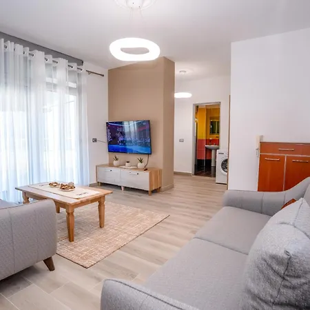 Rooftop Florale * Velipojë