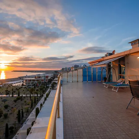 Lägenhet Rooftop Florale Velipojë