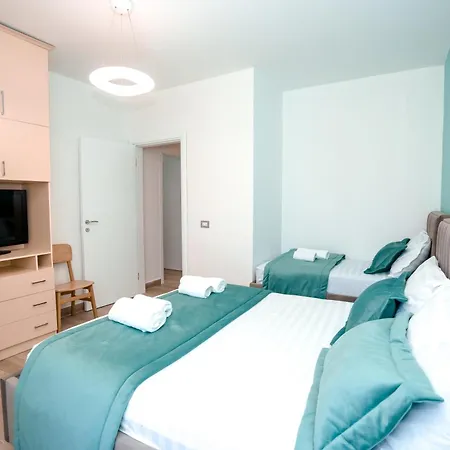 Rooftop Florale * Velipojë