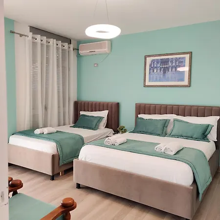 Rooftop Florale Lägenhet Velipojë