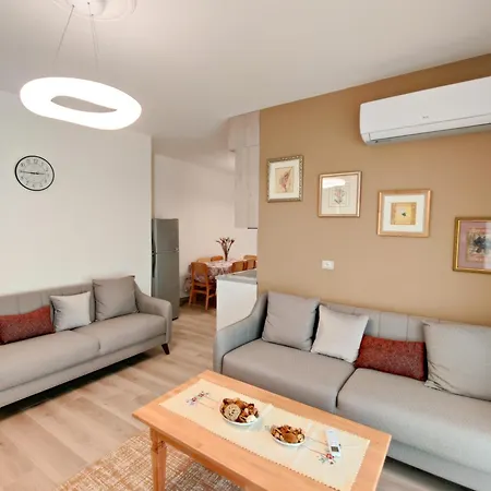 Rooftop Florale Apartment