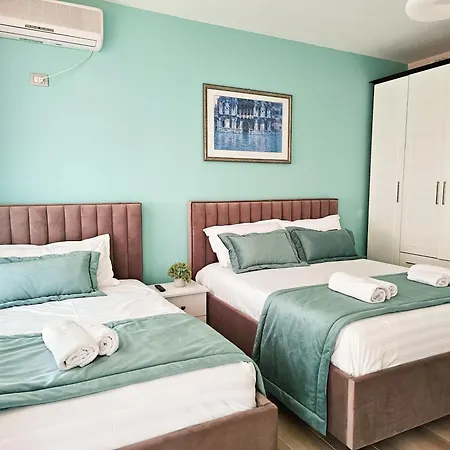 Rooftop Florale Lägenhet