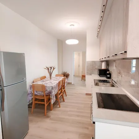 Rooftop Florale Apartment