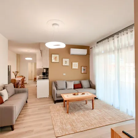 Rooftop Florale Apartment *