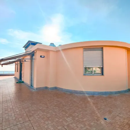 Rooftop Florale Appartement Velipojë