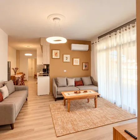 Rooftop Florale Apartment *