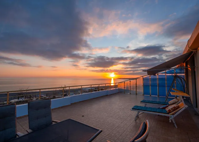 Rooftop Florale Velipojë